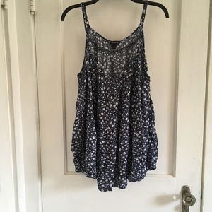 Worn Once- Torrid blue floral top